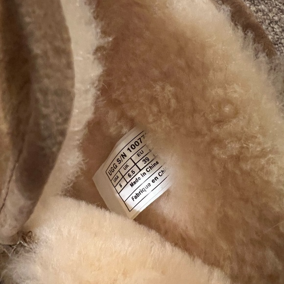 Ugg boots - Picture 7 of 9